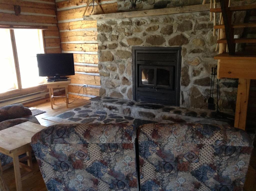 איסטמן Chalet Ancestral L'Orignal מראה חיצוני תמונה